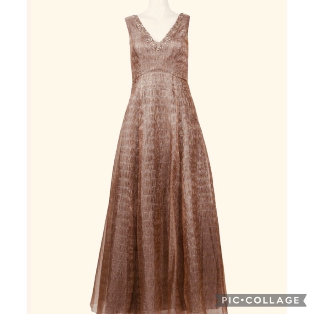 Aidan Mattox V-Neckline organza fit and flare sleeveless gown - Picture 2 of 6